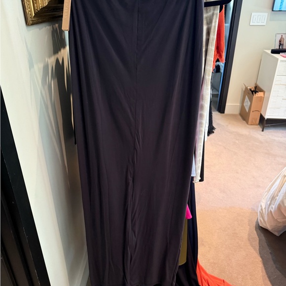 SKIMS Black Fits Everybody Maxi Skirt - Picture 5 of 8